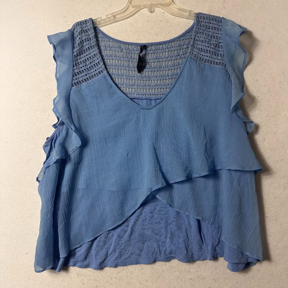 Jessica Simpson shirt sz 2X blue flutter sleeves tiered crochet‎ accents v neck